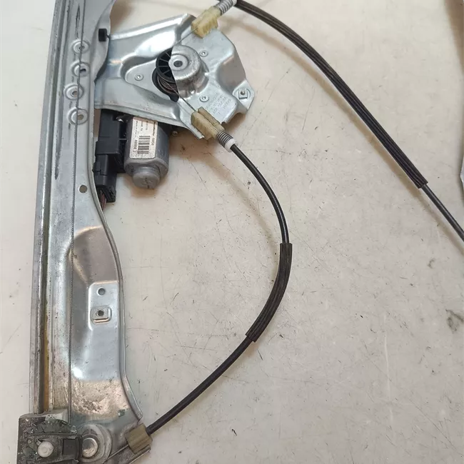 Alzacristallo elettrico porta anteriore sinistro con morotino elettrico semplice