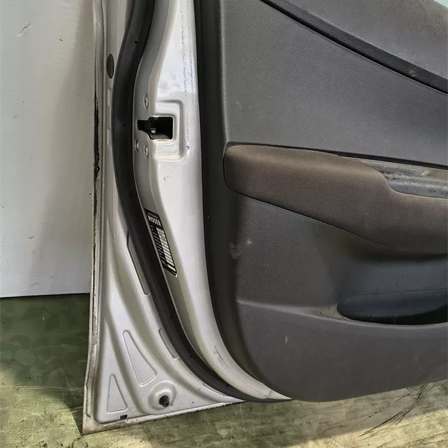 Porta anteriore sinistra