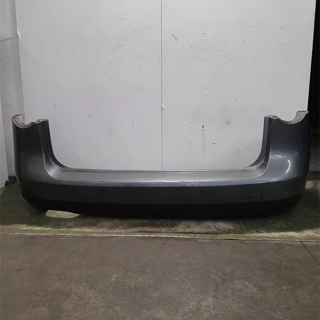 Paraurti posteriore con primer