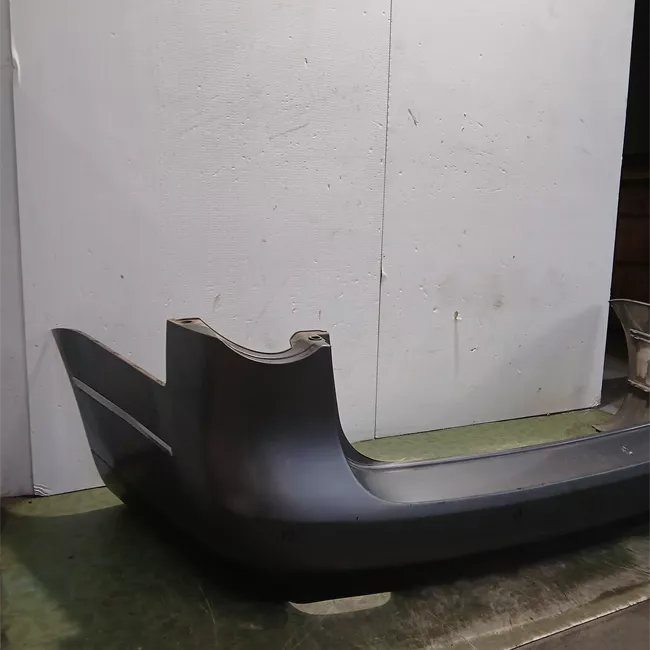 Paraurti posteriore con primer