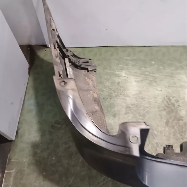 Paraurti posteriore con primer