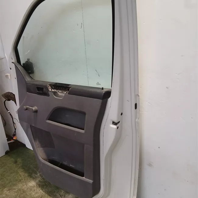Porta anteriore destra