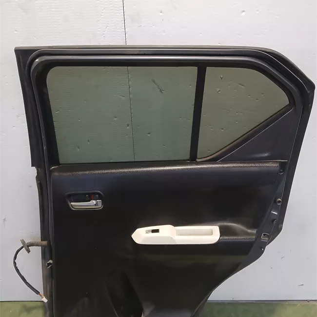 Porta posteriore destra