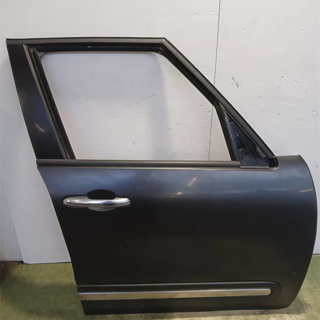Porta anteriore destra
