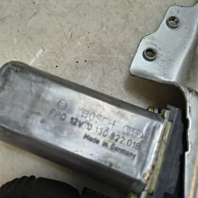 Alzacristallo porta anteriore sinistro Elettrico