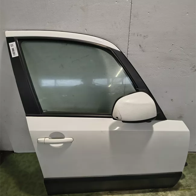 Porta anteriore destra