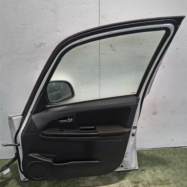 Porta anteriore destra