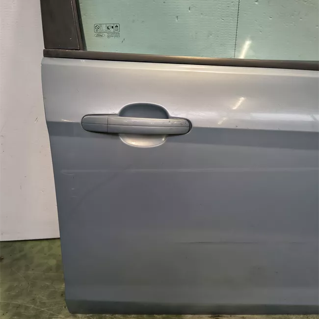 Porta anteriore destra