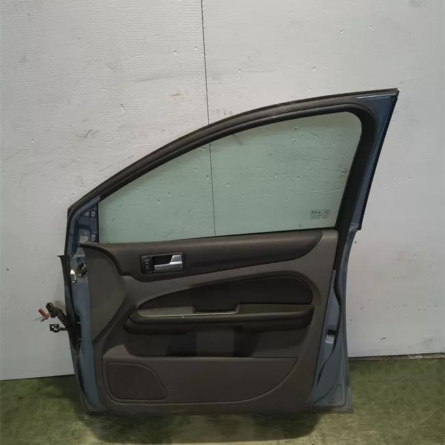 Porta anteriore destra