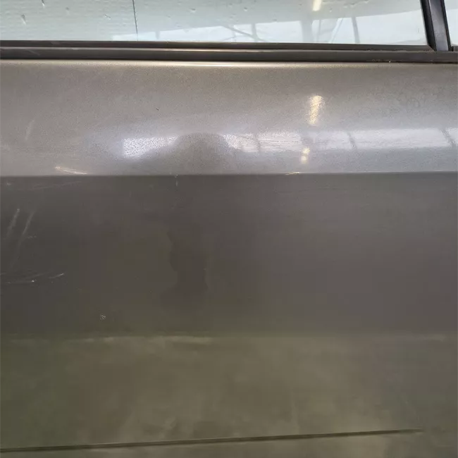 Porta anteriore destra