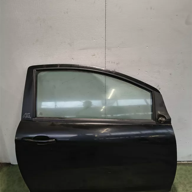 Porta anteriore destra
