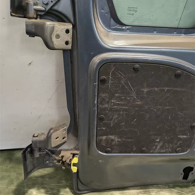 Porta carico posteriore a battente destra Vetrata