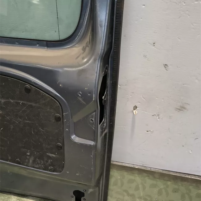Porta carico posteriore a battente destra Vetrata