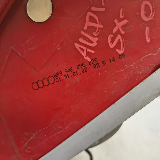 Fanale posteriore parte esterno sinistro con retronebbia