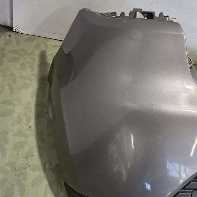 Paraurti posteriore superiore