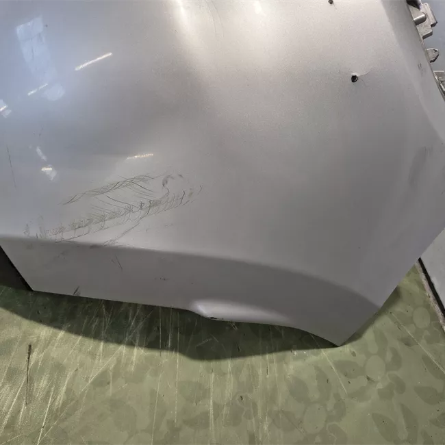 Paraurti posteriore superiore