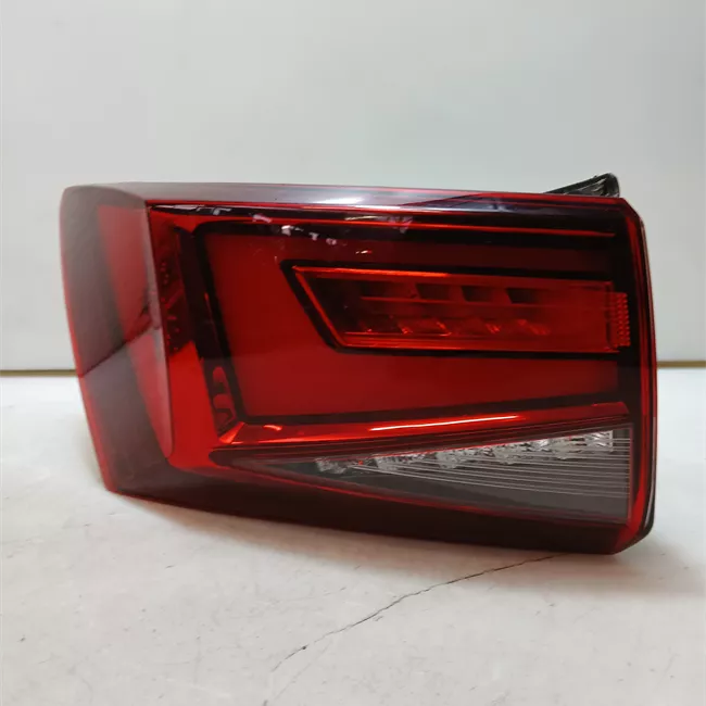 Fanale posteriore parte esterno sinistro Led animato