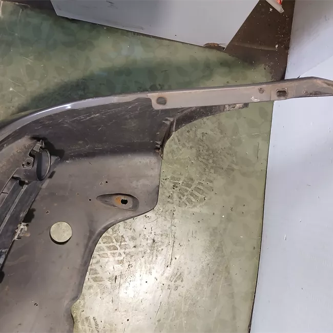 Paraurti anteriore con primer