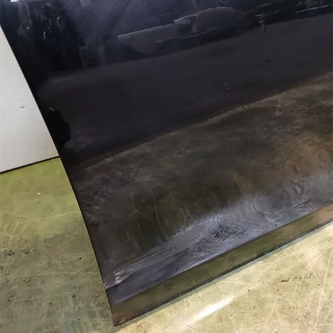Porta anteriore destra