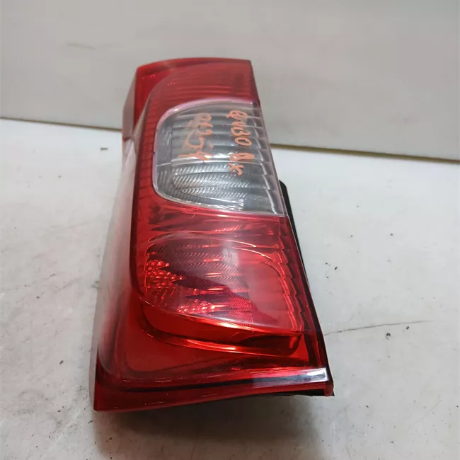 Fanale posteriore destro porta basculante