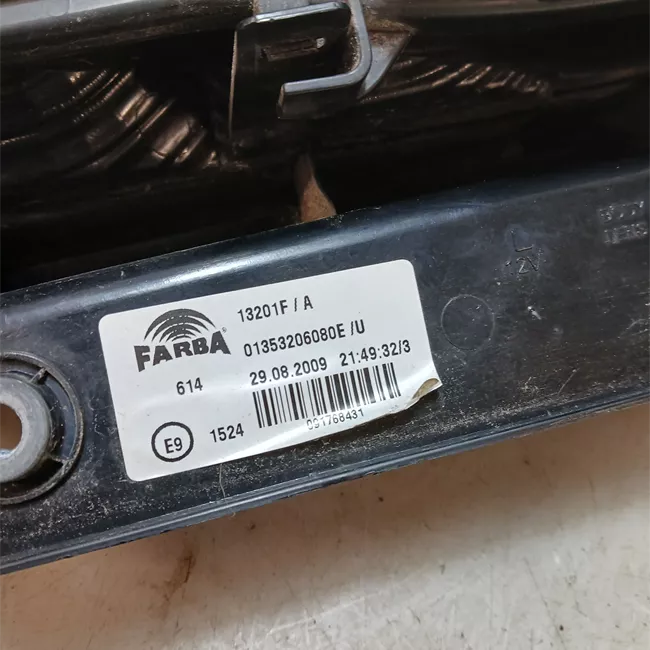 Fanale posteriore sinistro porta basculante