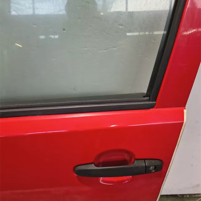 Porta anteriore sinistra