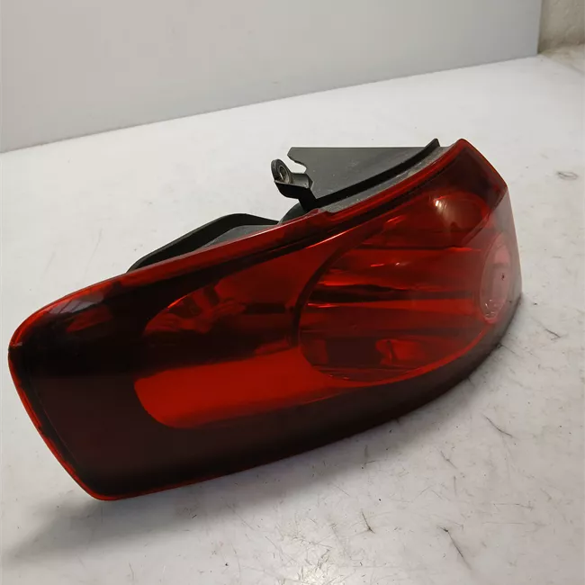 Fanale posteriore parte esterno sinistro