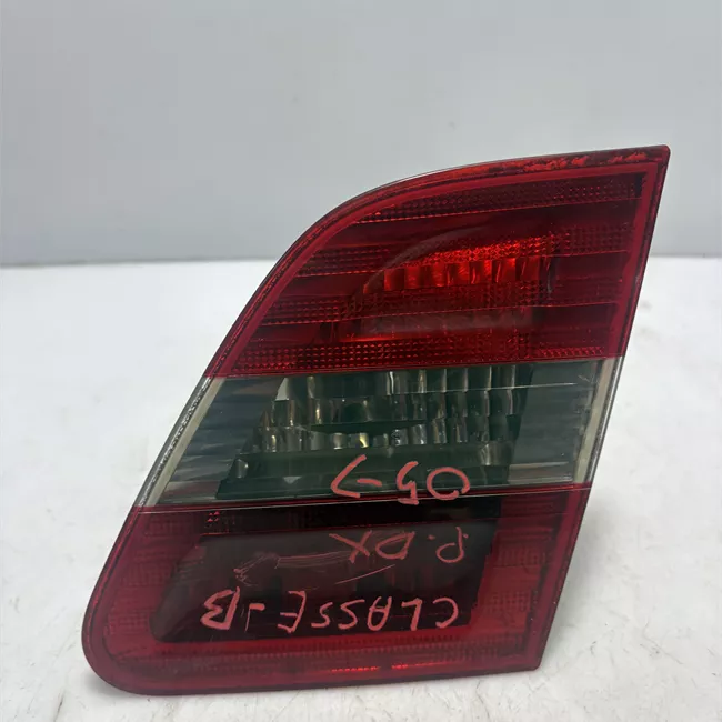 Fanale posteriore parte interno destro con pacchiusura Cromo