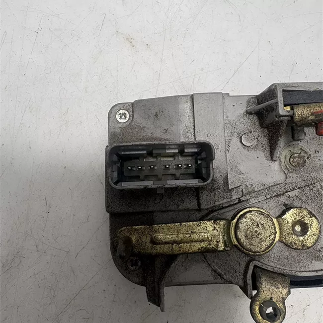 Serratura porta anteriore destra