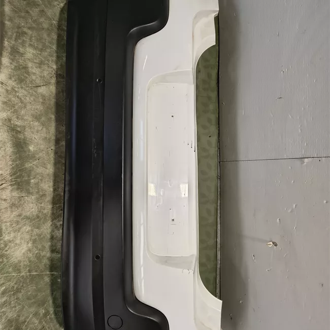 Paraurti posteriore superiore con allargat.parafango primer
