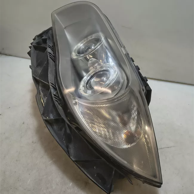 Proiettore sinistro Bi-xeno