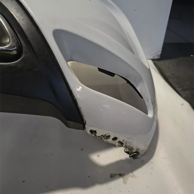 Paraurti posteriore senza sorvegl.angolo morto primer