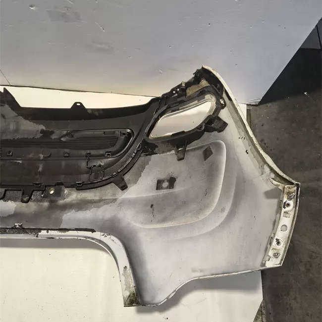 Paraurti posteriore senza sorvegl.angolo morto primer