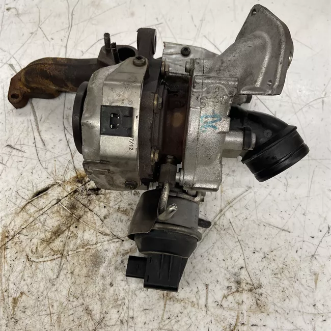 Turbocompressore con collettore scarico