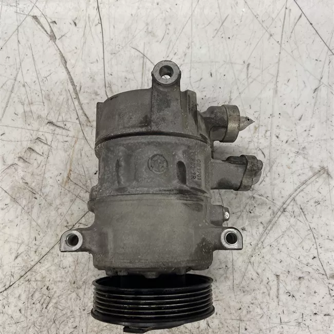 Compressore aria condizionata rotazionale