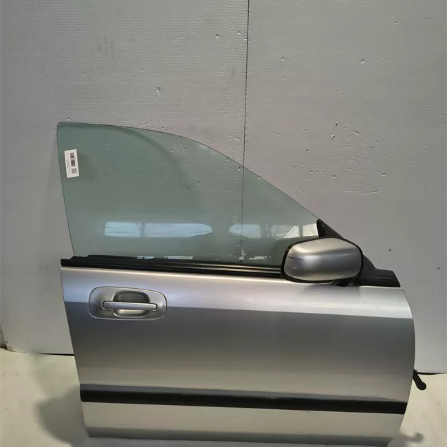 Porta anteriore destra