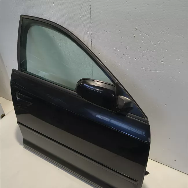 Porta anteriore destra