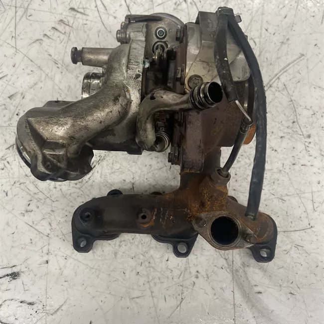 Turbocompressore con collettore scarico
