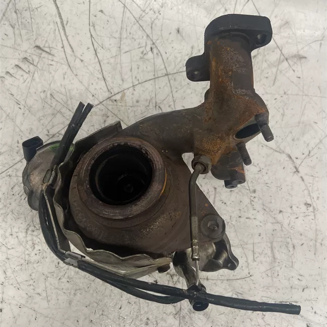 Turbocompressore con collettore scarico