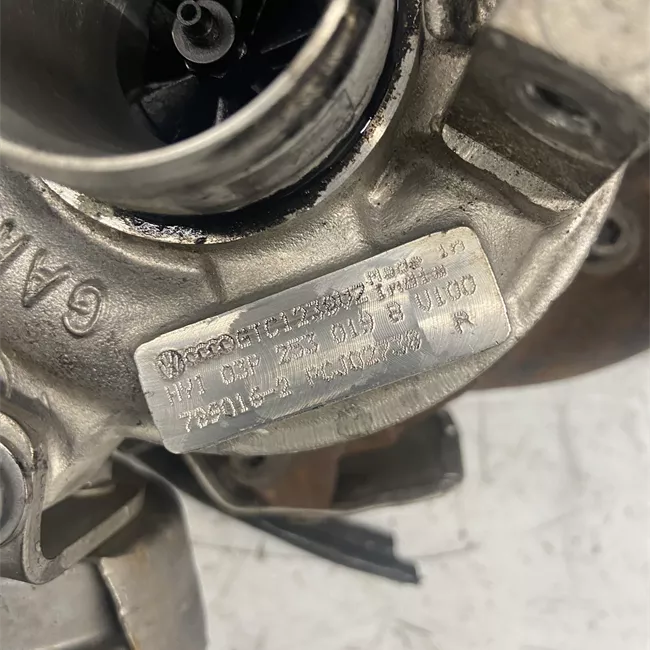 Turbocompressore con collettore scarico