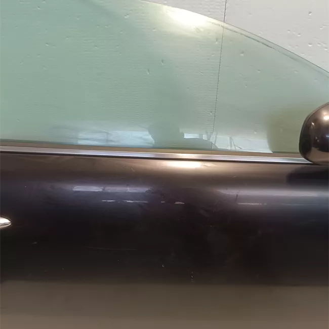 Porta anteriore destra
