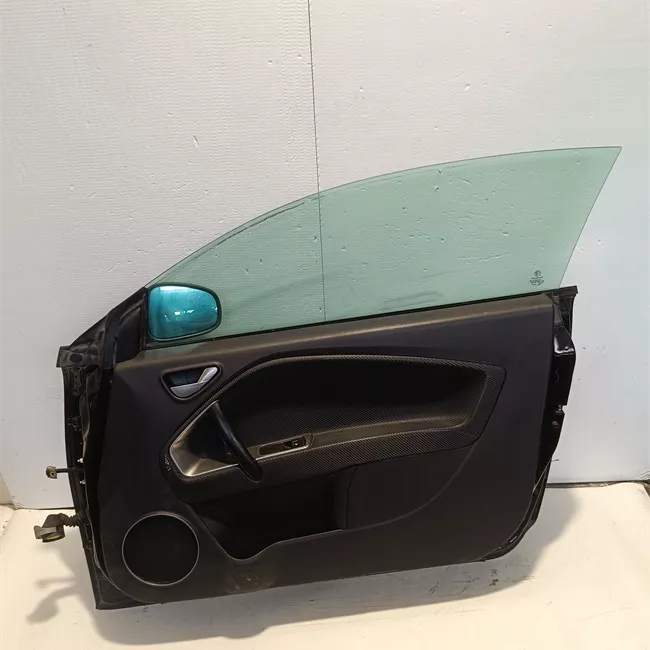 Porta anteriore destra
