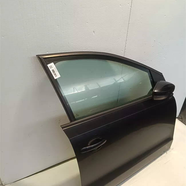 Porta anteriore destra