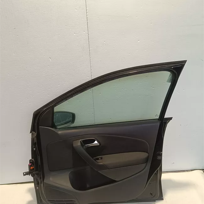 Porta anteriore destra
