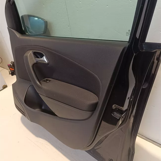Porta anteriore destra