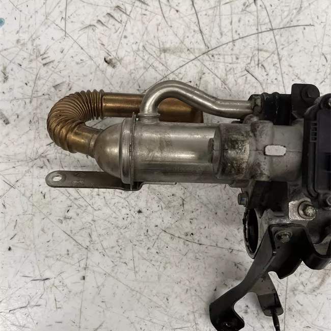 Scambiatore calore EGR con raccordo e tubo recupero gas