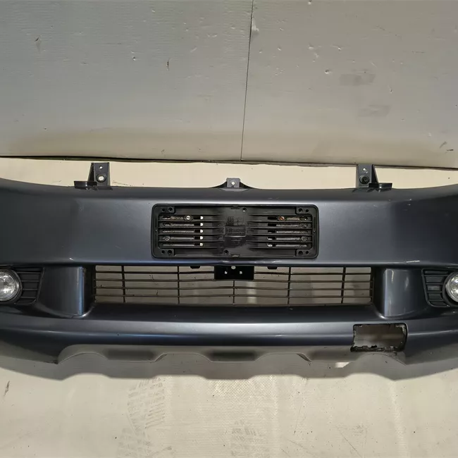 Paraurti anteriore con over fender