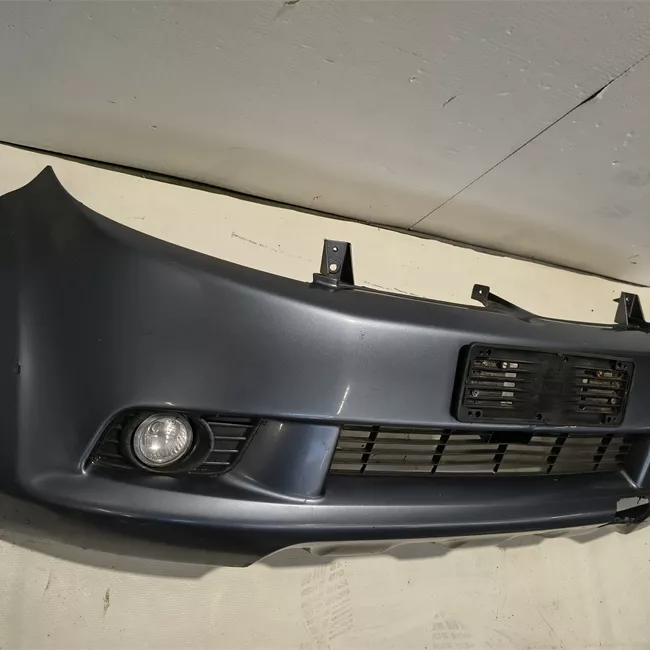 Paraurti anteriore con over fender