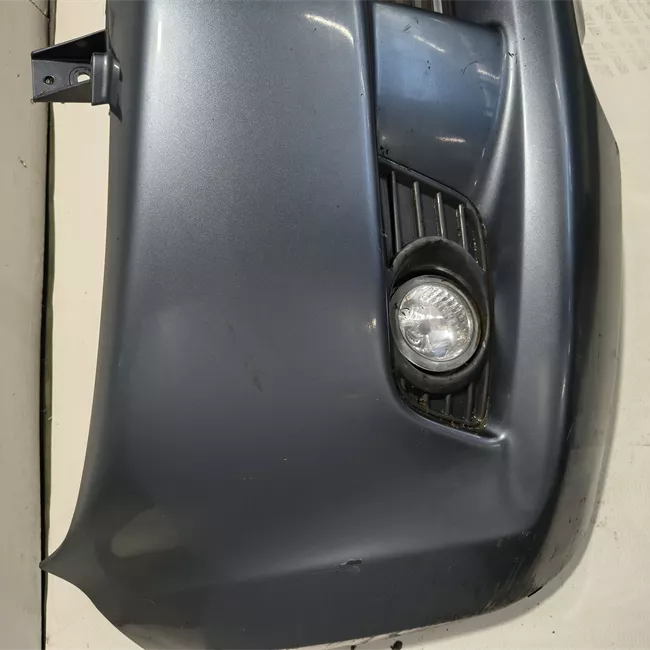 Paraurti anteriore con over fender
