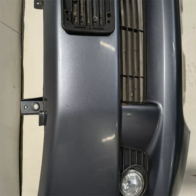 Paraurti anteriore con over fender